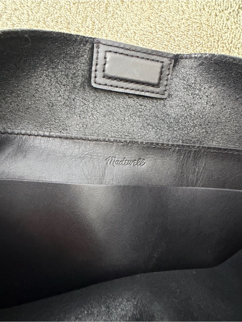 Madewell BucketTote Classic Black cow Leather - Minimalist Everyday Carry - Picture 3 of 4